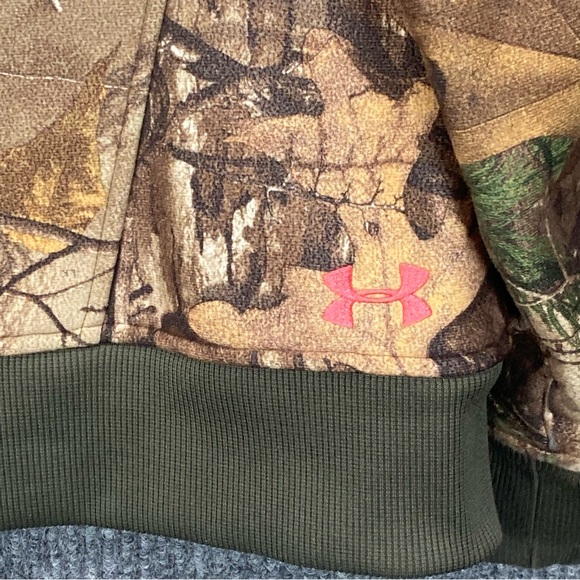Under Armour and Realtree Women’s Camouflaged Jacket Size Medium - Picture 6 of 9